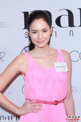 组图：吴彦祖妻子怀孕后胸围上涨 爱吃中国菜