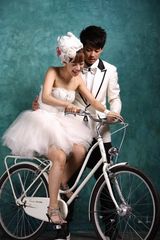 组图：苏醒李菲儿感情升温 拍婚纱照甜蜜可爱