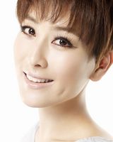 高清图：马苏再登时尚大刊 精致妆容引领彩妆风潮