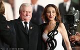 组图：《瓦文萨》首映 波兰前总统携夫人助阵