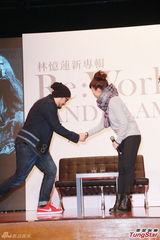 组图：林忆莲否认参加歌手2 望与邓紫棋合作