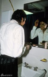 幻灯图集：杰克逊珍贵生活照曝光 旧照显现欢乐时光