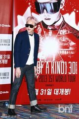 组图：韩星GD出席个唱3D电影试映会显时尚