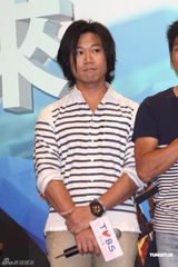 组图：五月天献爱心助学贫困孩童