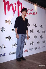 组图：林俊杰获票选人气男艺人 谢谢周杰伦相挺