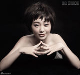 组图：孙耀琦中性写真 俏皮短发干练率真