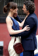 组图：凯拉-奈特利为新片拍摄浪漫吻戏