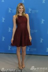 高清组图：《双重恶魔》发布会 女星塞尼耶显娇媚