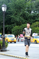 组图：魏晨最新大片曝光 纽约街头饰演百变造型