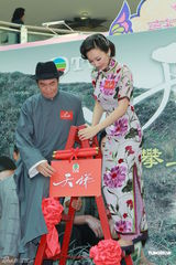 组图：陈豪陈茵媺情侣搭档宣传TVB新剧《天梯》