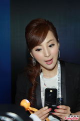 组图：黎淑贤坚称未离婚 罗霖上演罗生门