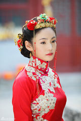 组图：《第九个寡妇》方慧穿大红嫁衣演虐恋