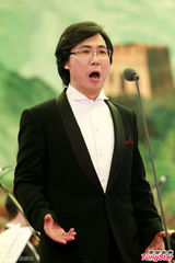 组图：歌唱家廖昌永唱响人民大会堂