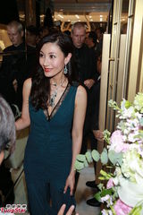 组图：李嘉欣性感亮相优雅妩媚