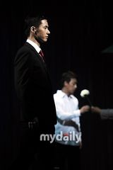 组图：吴万锡吴宗赫宣传音乐剧《那些日子》