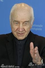 高清组图：阿明-缪勒-斯塔尔现身 被授予终身成就奖