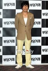 组图：黄正民柳承范刘海振新片《不当交易》试映