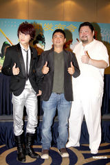 幻灯图：导演钟少雄宣传《嘻游记》 棒棒糖王子现身