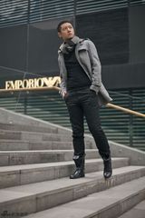 组图：任重街拍写真演绎冬日故事