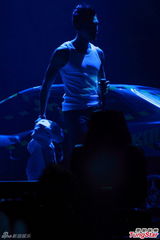 组图：关楚耀个唱邀张学友坐阵 遗撼谭咏麟未到