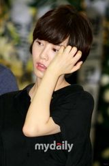 组图：高贤贞金慧秀具惠善等吊唁安德烈-金