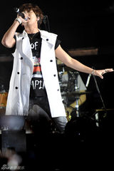 高清图：FT Island与CNBLUE等4组男团香港火爆开唱