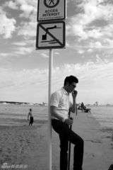 组图：冯绍峰戛纳写真曝光 乌尔善掌镜致敬新浪潮