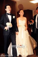 组图：韩星张润贞婚前记者会 称想多生孩子