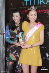 组图：应届亚姐出席颁奖礼 冠军冯雪冰想在港定居