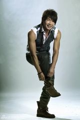 高清组图：黄品源新专辑写真曝光 化身吉他英雄