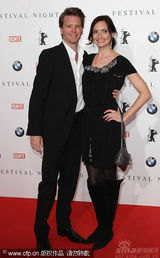 幻灯图：群星齐聚电影节之夜活动 布吉特举止出位