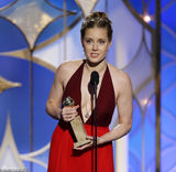 组图：艾米-亚当斯获电影音乐喜剧类最佳女主角