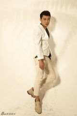 组图：曹炳琨时尚写真出炉 尽显魅力熟男风采