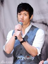 组图：韩星张赫出自传《热血男儿》 出席宣传