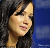 组图：库珀与劳伦斯亮相《乌云背后的幸福线》发布会