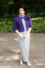 组图：黄奕旗袍装显温婉气质 廖碧儿红衣似女鬼