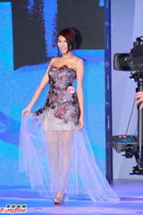 组图：中国小姐香港区三甲出炉现场颁奖