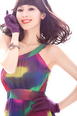 组图：石小群最新秋日写真 八福晋明慧显娇俏一面