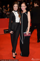 组图：柏林电影节闭幕式红毯 中国女星美艳出挑