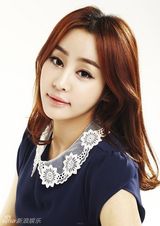 组图：韩国整形美女许誉恩拍购物网站广告