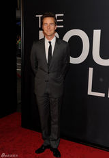 组图：《谍影4》纽约首映 蕾切尔-薇姿黑裙优雅