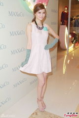 组图：陈法拉登视后不加价 钟嘉欣有信心夺视后