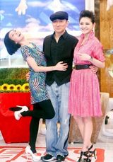 组图：大小S与刘德华珍贵合影曝光 见偶像害羞