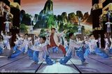 组图：成龙央视春晚创意武术秀《剑心书韵》
