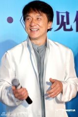 幻灯图：成龙不惧被写桃色新闻 为阿佳组合首发站台