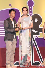 组图：香港电影节开幕 杨千嬅盛装周楚楚露半臀