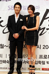 组图：韩星吴允儿李英恩等出席新剧记者会