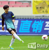 组图：朴智星领衔明星足球赛 收入捐四川灾区