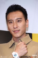 组图：王阳明代言手表断言萧亚轩柯震东只是朋友