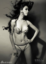 组图：2011年越南小姐余黄美性感比基尼写真